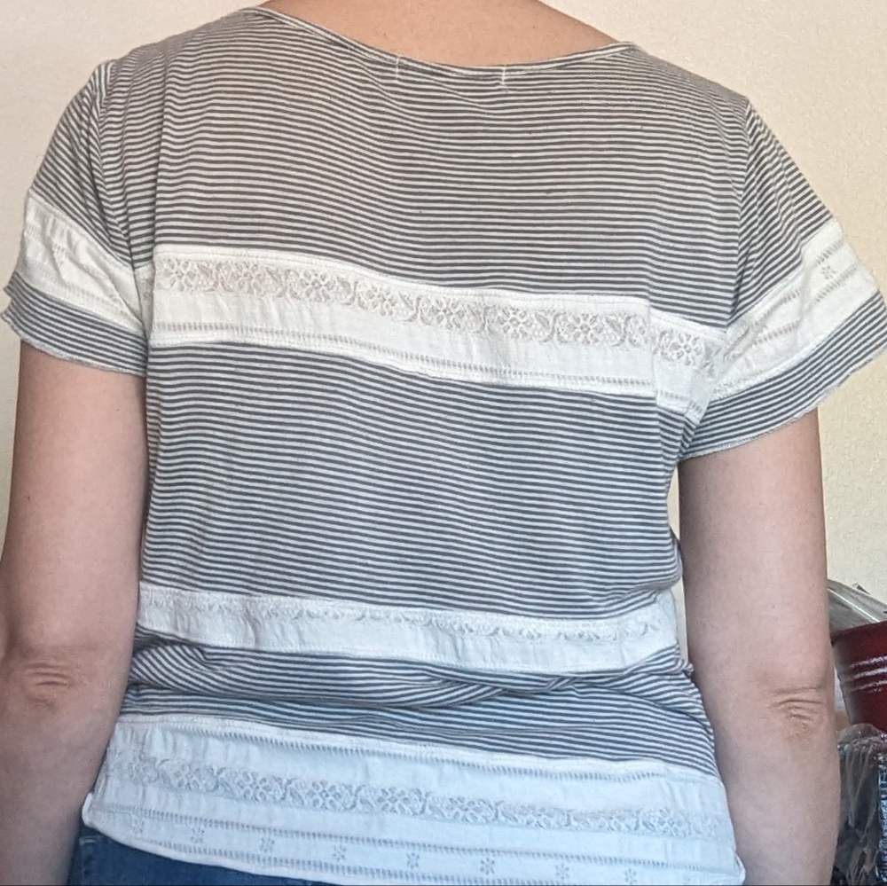 Medium Top - Picture 2 of 4